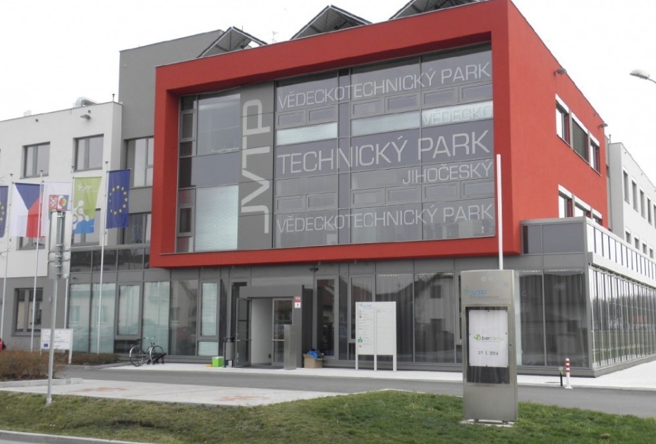 pohled zvenku nedával tušit