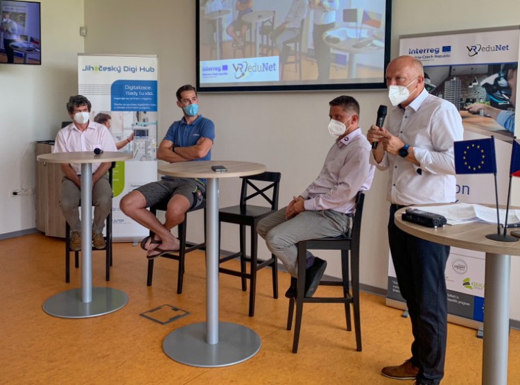 Panelové diskuze k tématu virtuální a rozšířená realita