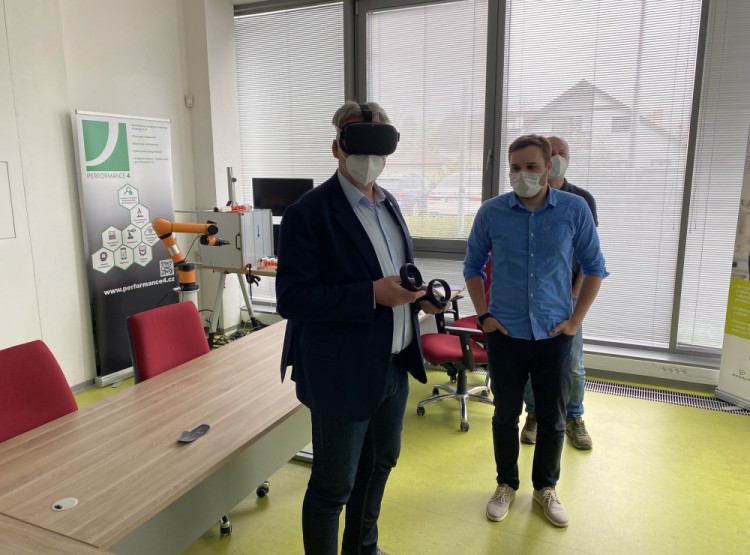 182314774_3001340563473174_1567727206331091977_n