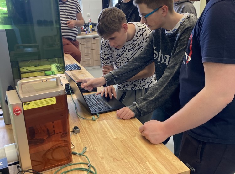 Technologie budoucnosti na dosah. Jihočeský Digi Hub uspořádal inspirativní den pro studenty středních škol