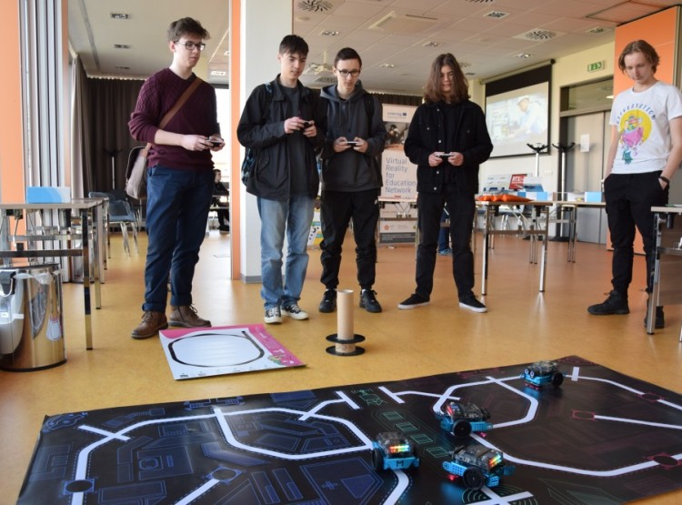 Den otevřených dveří v JVTP aneb Networking v praxi