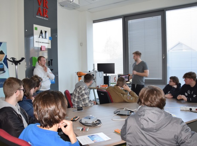 Den otevřených dveří v JVTP aneb Networking v praxi