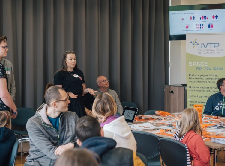 Jihočeský Digi Hub podpořil malé programátory na FAMILY DAY CZECHITAS