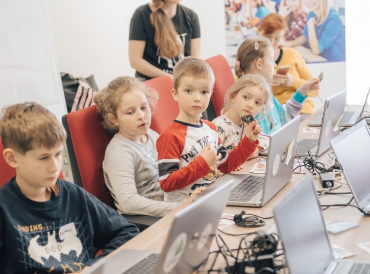 Jihočeský Digi Hub podpořil malé programátory na FAMILY DAY CZECHITAS
