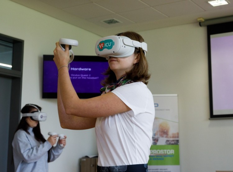 Pilotní kurzy zaměřené na praktické využití virtuální a rozšířené reality