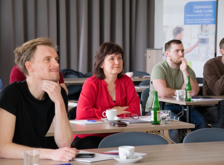 INOVAČNÍ PROCES OD NÁPADU AŽ PO BYZNYS