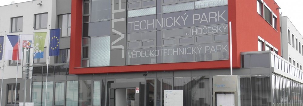 pohled zvenku nedával tušit