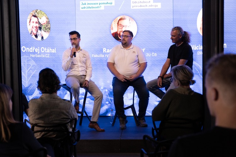 Jak inovace pomáhají udržitelnosti? Diskuzní panel v rámci roadshow Silnější budoucnost