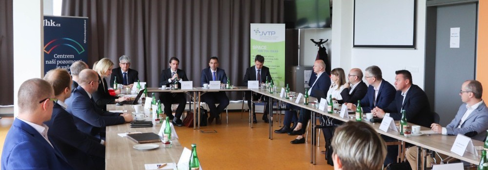 Kulatý stůl se zastupci ministerstva zahraničních věcí