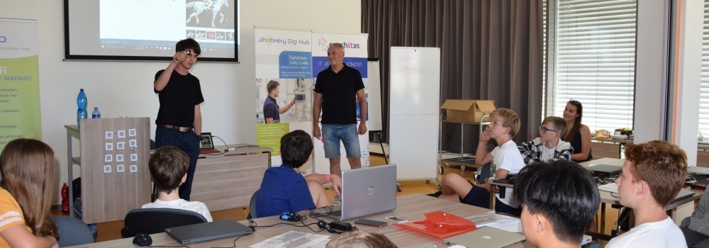 Jihočeský Digi Hub předvedl mladým programátorům využití AI