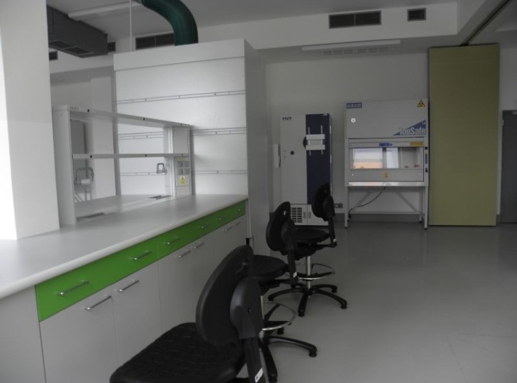 Pronájem vybavených laboratoří a kanceláří