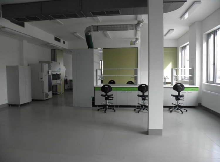 Pronájem vybavených laboratoří a kanceláří