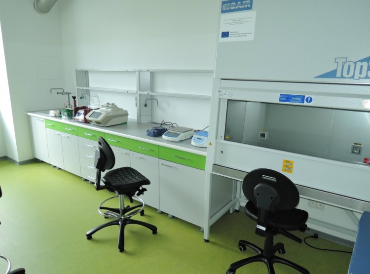 Pronájem vybavených laboratoří a kanceláří