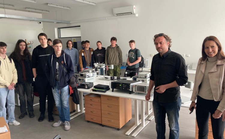 Studenti SOŠ Velešín navštívili laboratoře VŠTE v rámci projektu Jihočeský Digi Hub